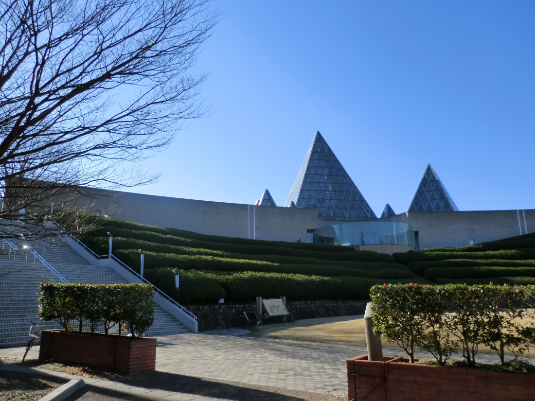 会場は、島根県大田市の仁摩サンドミュージアム（砂博物館）。