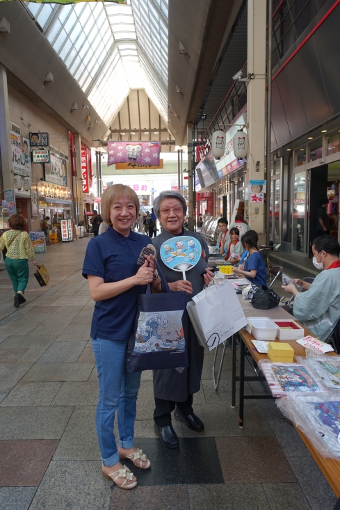 みにゃみんグッズをお買い上げいただいた今年最初のお客様。みにゃみんのファンだそうです。ありがとうございました。